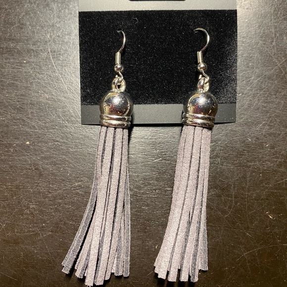 Earrings - Picture 1 of 1